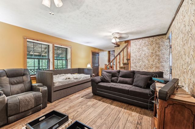 858 Highway 100, W, Centerville, TN 37033