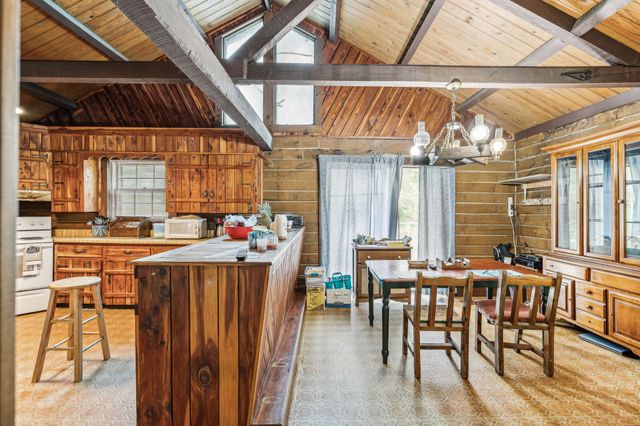858 Highway 100, W, Centerville, TN 37033