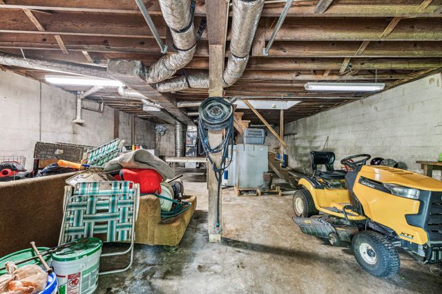 858 Highway 100, W, Centerville, TN 37033