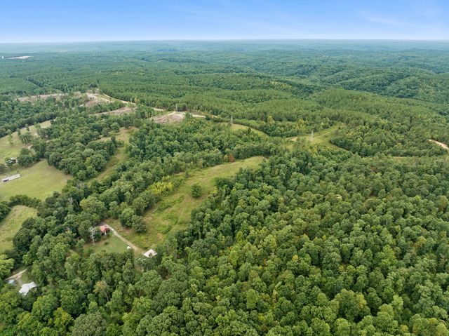 858 Highway 100, W, Centerville, TN 37033