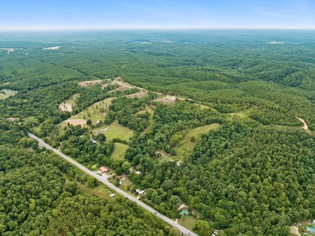 858 Highway 100, W, Centerville, TN 37033
