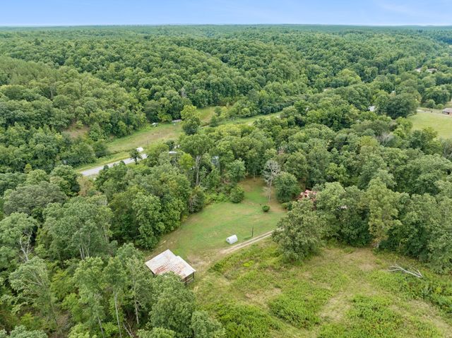 858 Highway 100, W, Centerville, TN 37033