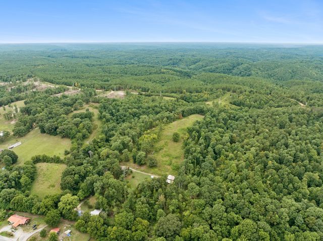 858 Highway 100, W, Centerville, TN 37033