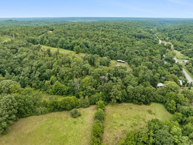 858 Highway 100, W, Centerville, TN 37033