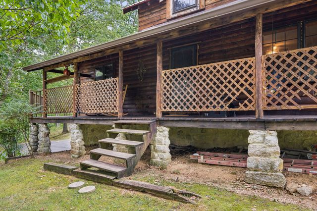 858 Highway 100, W, Centerville, TN 37033