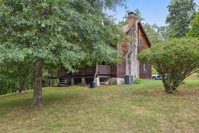 858 Highway 100, W, Centerville, TN 37033
