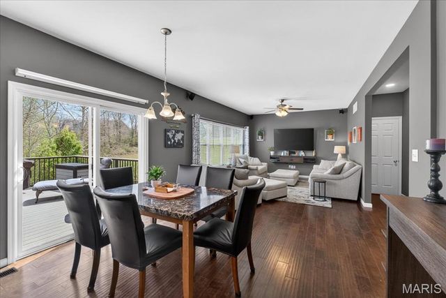 116 Village Glen Court, Wentzville, MO 63385