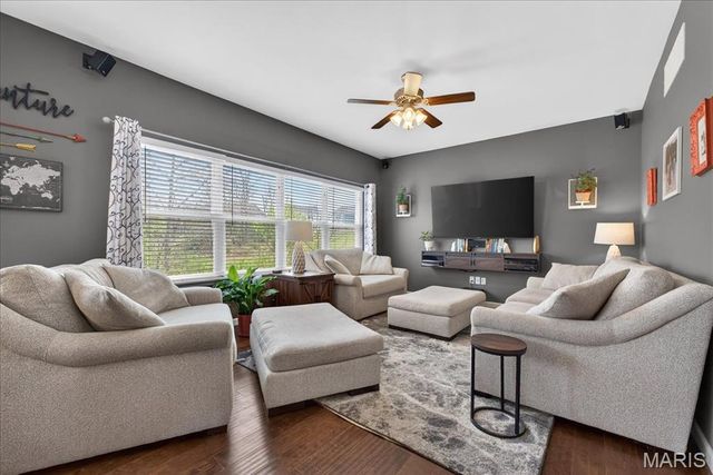 116 Village Glen Court, Wentzville, MO 63385