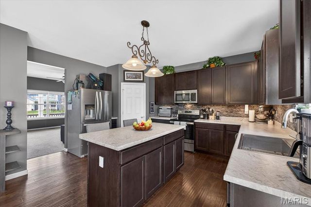 116 Village Glen Court, Wentzville, MO 63385