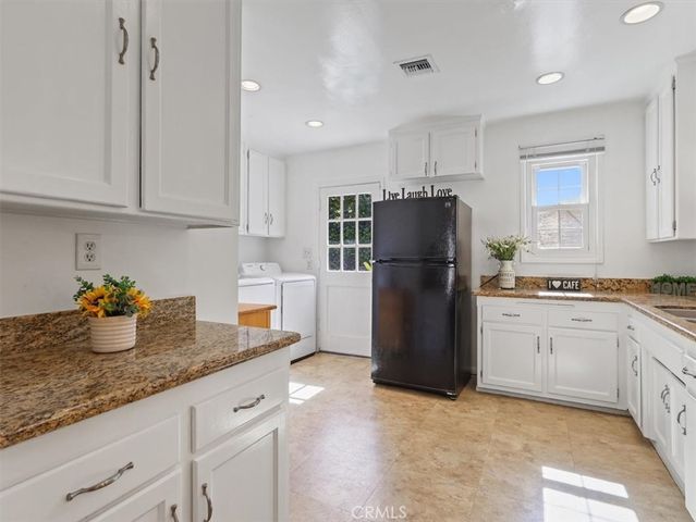 15460 Sylvan Street, Van Nuys, CA 91411