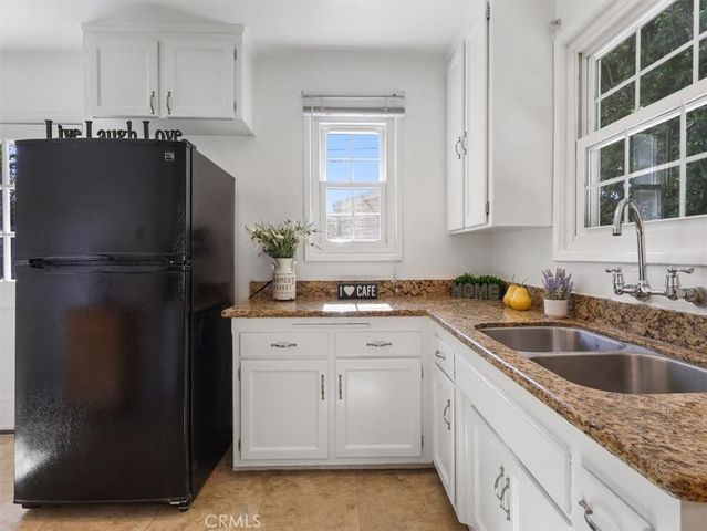 15460 Sylvan Street, Van Nuys, CA 91411
