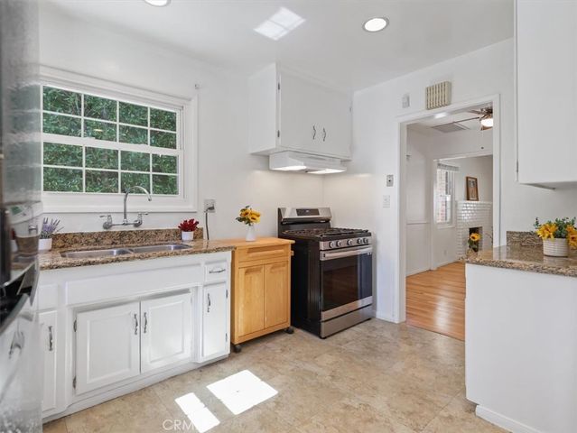 15460 Sylvan Street, Van Nuys, CA 91411