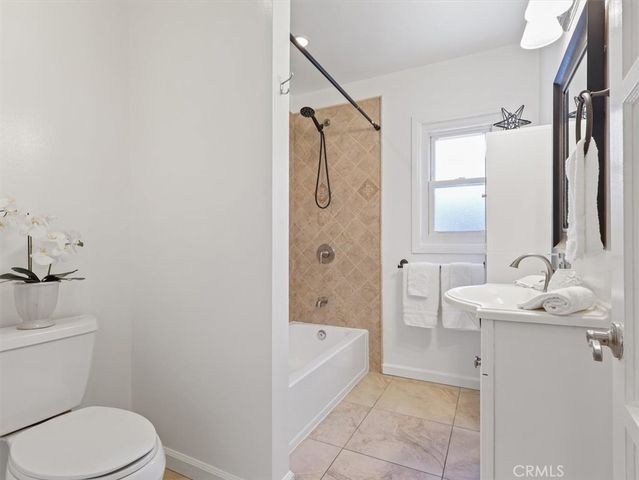 15460 Sylvan Street, Van Nuys, CA 91411