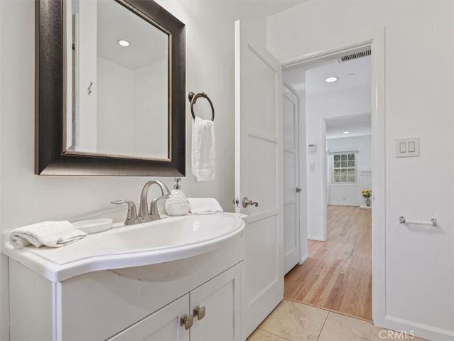 15460 Sylvan Street, Van Nuys, CA 91411