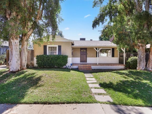 15460 Sylvan Street, Van Nuys, CA 91411