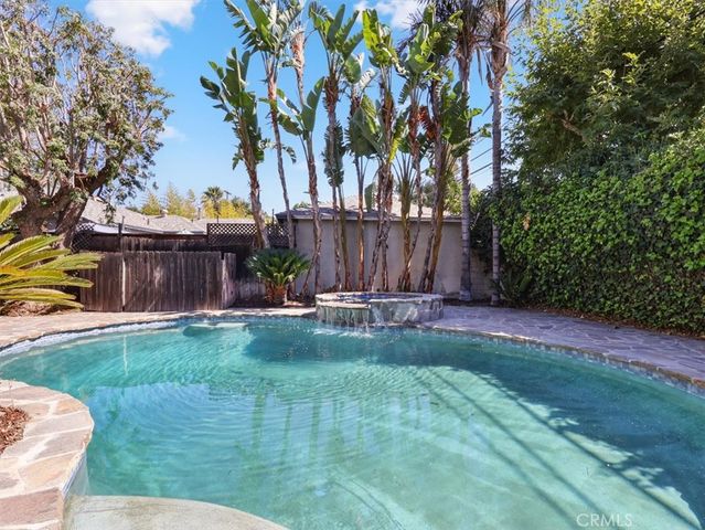 15460 Sylvan Street, Van Nuys, CA 91411