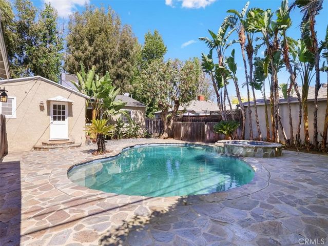 15460 Sylvan Street, Van Nuys, CA 91411