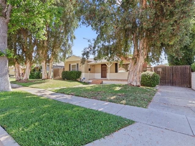 15460 Sylvan Street, Van Nuys, CA 91411
