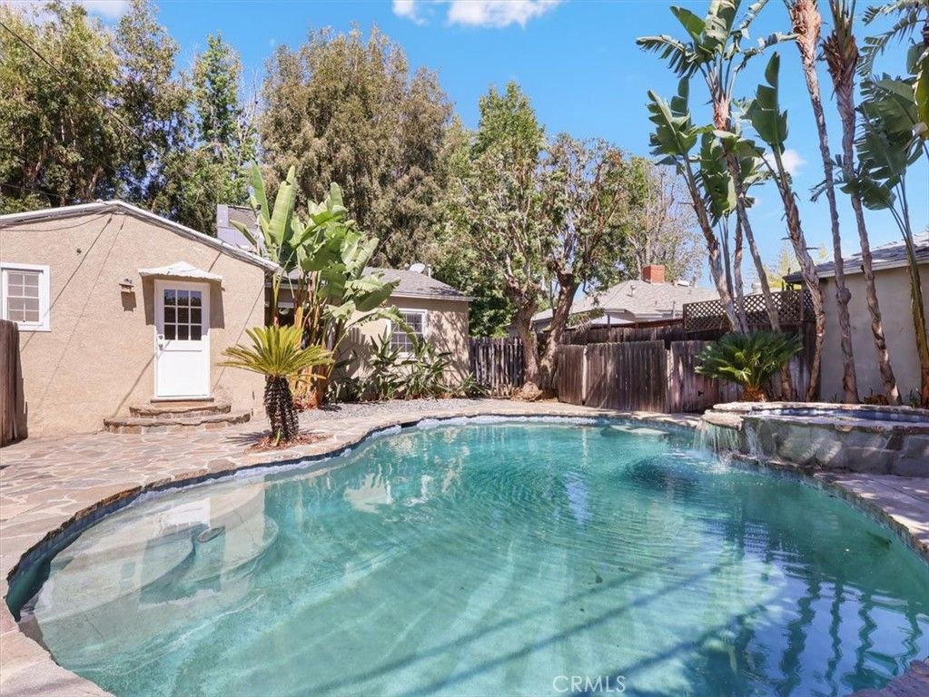 15460 Sylvan Street, Van Nuys, CA 91411