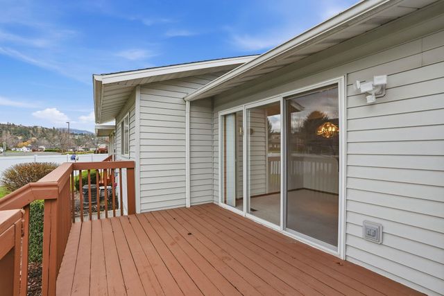 1944 S Century Ln, Spokane Valley, WA 99037