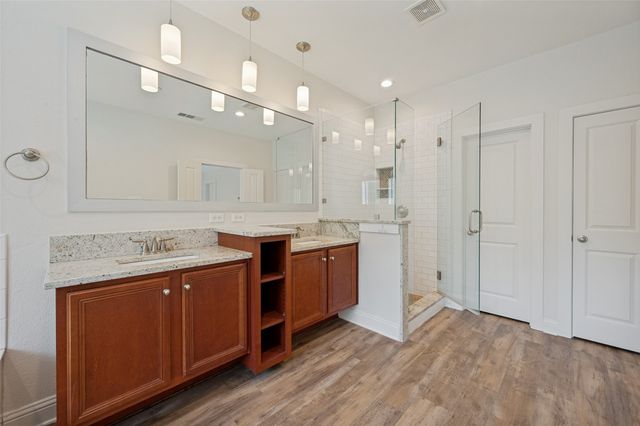 921 Brook Forest Lane, Euless, TX 76039