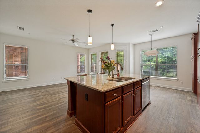 921 Brook Forest Lane, Euless, TX 76039