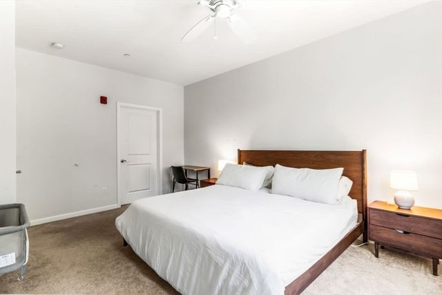 60 Coppersmith Way 304, Canton, MA 02021