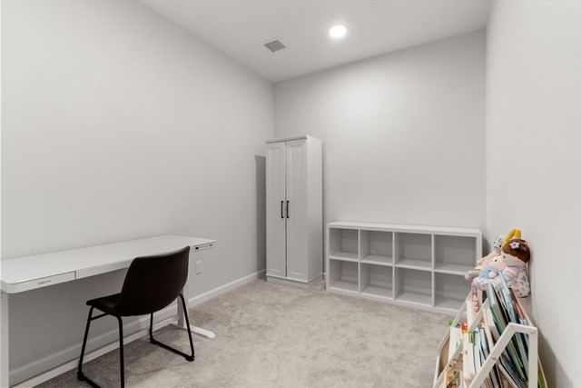 60 Coppersmith Way 304, Canton, MA 02021