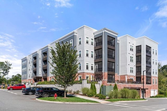 60 Coppersmith Way 304, Canton, MA 02021