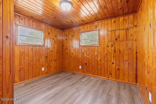 129 NE 18th Street NE, Oak Island, NC 28465