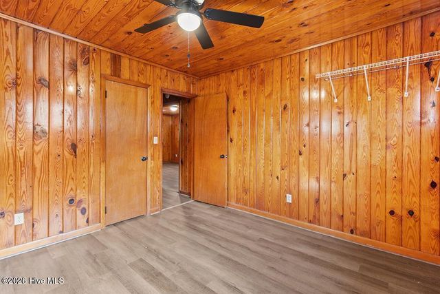 129 NE 18th Street NE, Oak Island, NC 28465