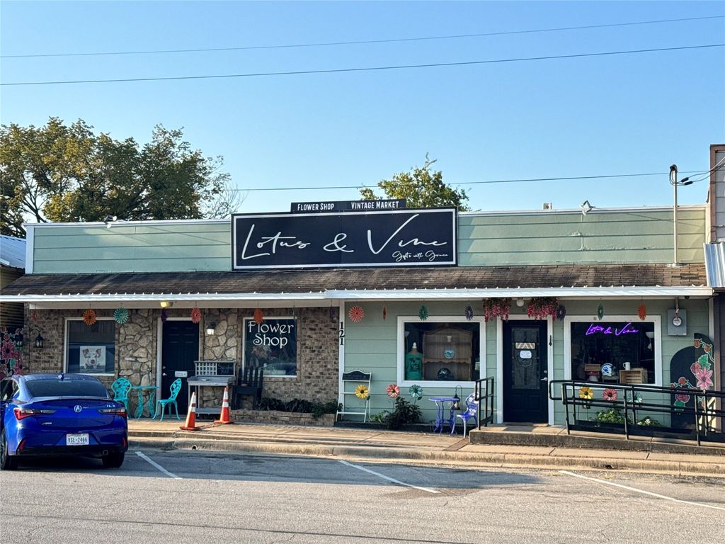 121 W Main Street, Quinlan, TX 75474