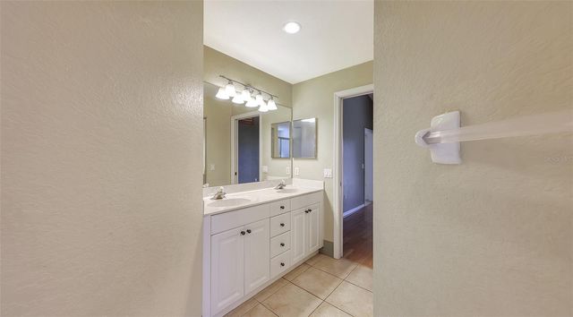 7641 SWEETBAY CIRCLE 7641, Bradenton, FL 34203