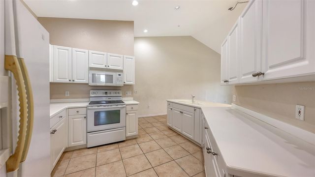 7641 SWEETBAY CIRCLE 7641, Bradenton, FL 34203