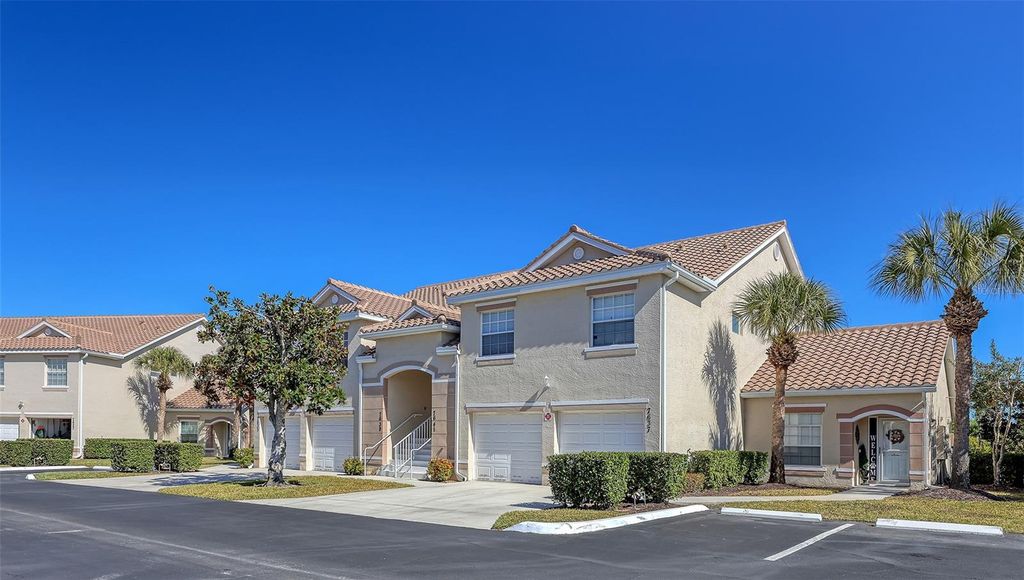 7641 SWEETBAY CIRCLE 7641, Bradenton, FL 34203