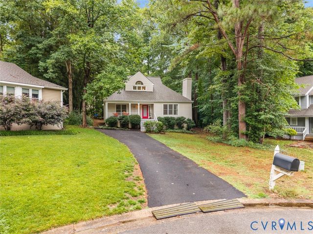14302 Woods Walk Ln, Midlothian, VA 23112