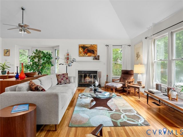 14302 Woods Walk Ln, Midlothian, VA 23112