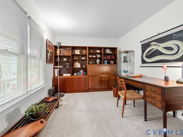 14302 Woods Walk Ln, Midlothian, VA 23112