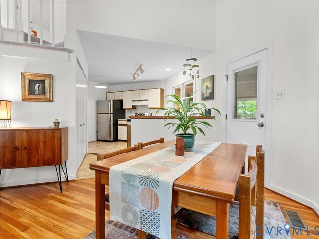 14302 Woods Walk Ln, Midlothian, VA 23112