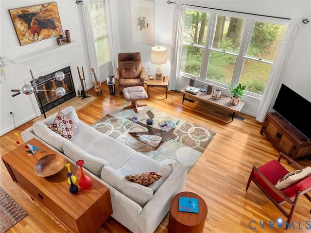 14302 Woods Walk Ln, Midlothian, VA 23112