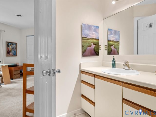 14302 Woods Walk Ln, Midlothian, VA 23112