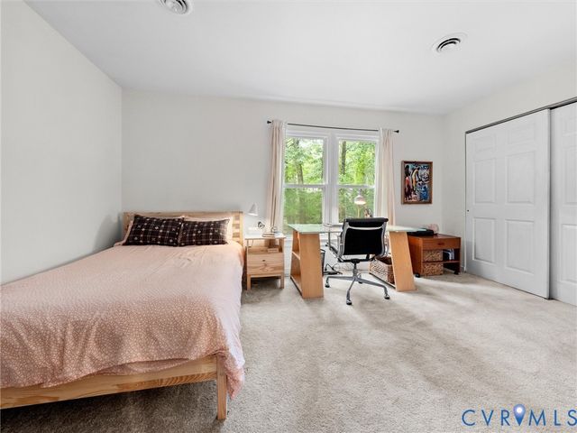 14302 Woods Walk Ln, Midlothian, VA 23112
