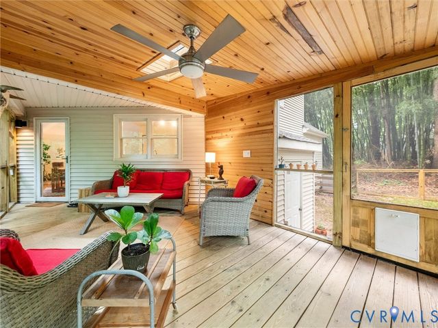 14302 Woods Walk Ln, Midlothian, VA 23112