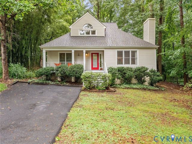 14302 Woods Walk Ln, Midlothian, VA 23112