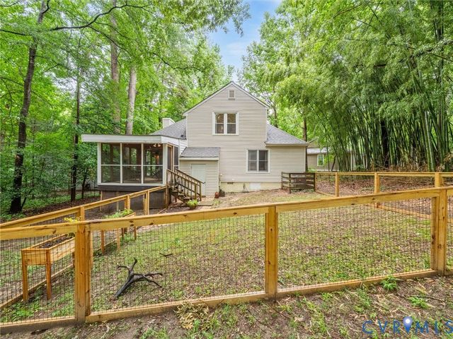 14302 Woods Walk Ln, Midlothian, VA 23112