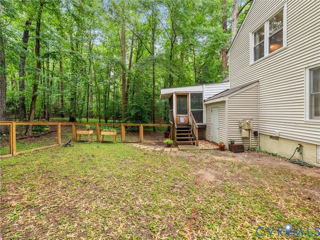 14302 Woods Walk Ln, Midlothian, VA 23112