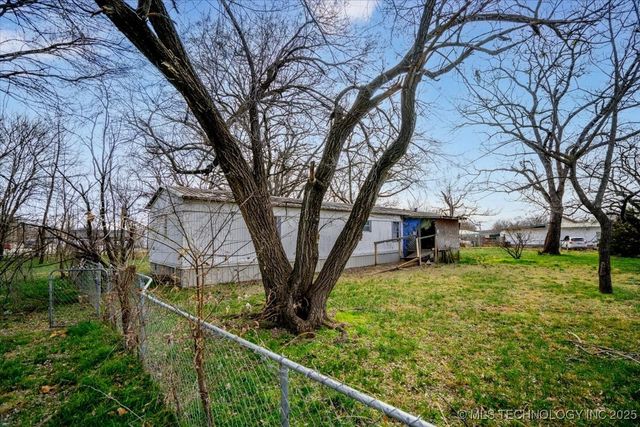 1 W Ross Street, Locust Grove, OK 74352