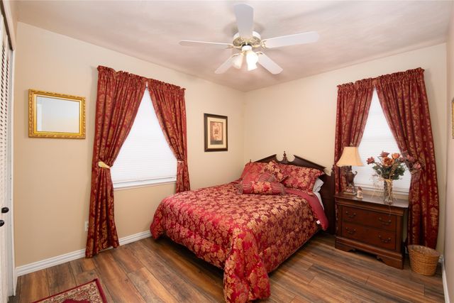 2002 Finley Road, Irving, TX 75062