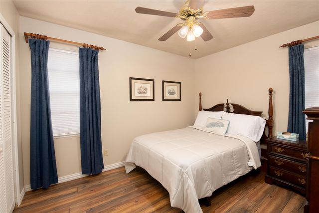 2002 Finley Road, Irving, TX 75062