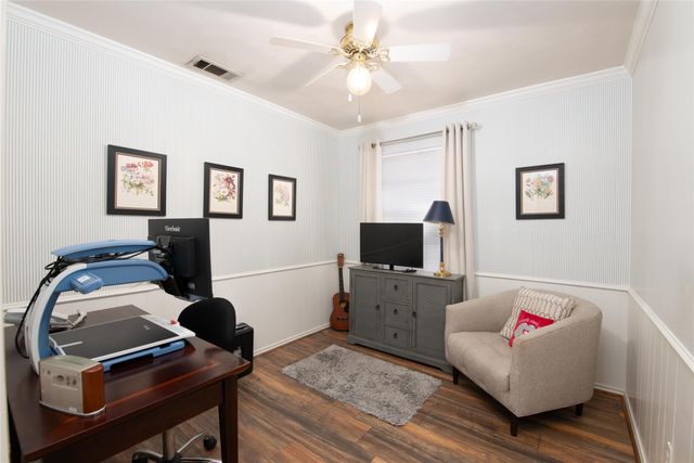 2002 Finley Road, Irving, TX 75062